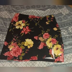 SHEIN Black Floral Mini Skirt